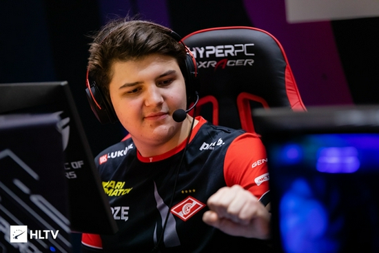 腾讯全新卡牌游戏符文战场正式上线引发玩家热潮